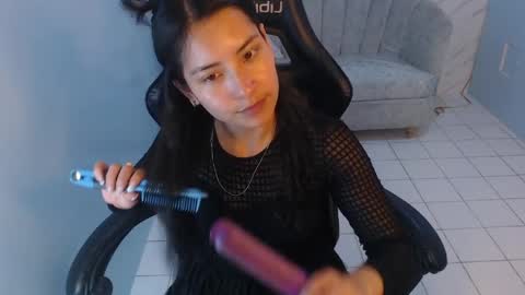 Victoria online show from May 1, 1:48 pm