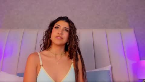 Snapshot of victoria_joliegb chatting on February 10, 7:17 pm Victoria Lozano online show from February 10, 7:17 pm