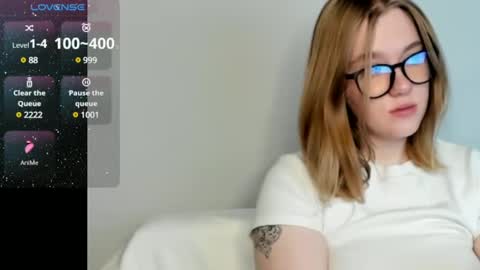 Snapshot of victoria_pum_ chatting on January 5, 1:45 am Jessie online show from January 5, 1:45 am