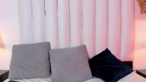 Snapshot of victoria_queen2 chatting on May 16, 2:19 am victoria_queen2 online show from May 16, 2:19 am