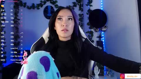 Victoria  online show from November 17, 4:40 am