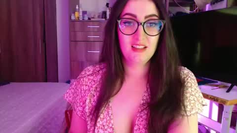 Victoria online show from May 1, 8:46 pm