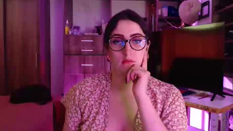 Snapshot of victoria_riider chatting on May 8, 6:13 pm Victoria online show from May 8, 6:13 pm