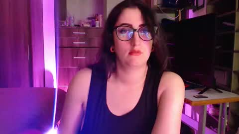 Snapshot of victoria_riider chatting on May 15, 8:49 pm Victoria online show from May 15, 8:49 pm