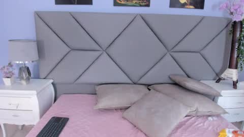 victoria_salvatore online show from April 24, 12:07 pm