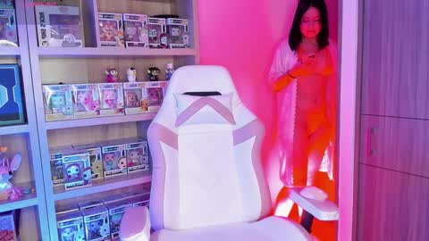 Snapshot of victoria_se chatting on December 18, 6:19 am Victoria online show from December 18, 6:19 am