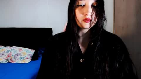 Snapshot of victoria_smile_ chatting on December 21, 7:38 pm Victoria online show from December 21, 7:38 pm