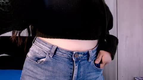 Snapshot of victoria_smile_ chatting on February 17, 8:15 pm Victoria online show from February 17, 8:15 pm