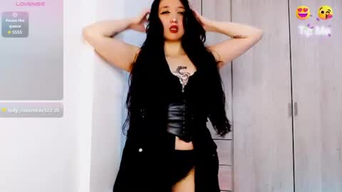 Snapshot of victoria_smile_ chatting on June 18, 7:29 pm Victoria online show from June 18, 7:29 pm