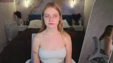Snapshot of victoria_velvett chatting on June 17, 2:14 am Victoria Velvett online show from June 17, 2:14 am