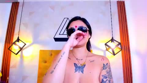 Snapshot of victoria_villalobos23 chatting on July 28, 6:20 pm Victoria online show from July 28, 6:20 pm