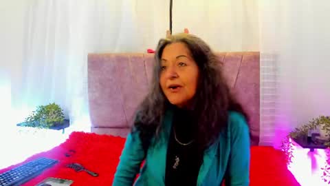 victoriaa_anderson_ online show from June 16, 2:41 pm