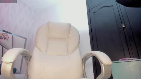 Snapshot of victoriaa_millers chatting on June 20, 7:05 pm Victoria Sofia online show from June 20, 7:05 pm