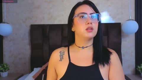 Victoria Andrade online show from March 15, 12:33 pm