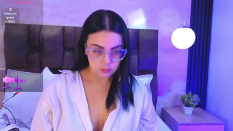 Victoria Andrade online show from April 10, 12:43 pm