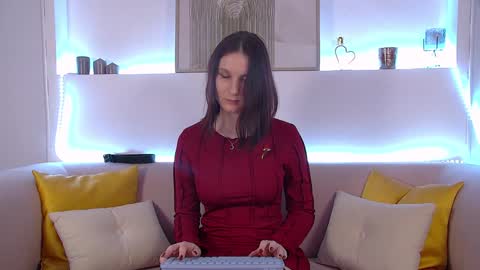 Snapshot of victoriaardern chatting on January 29, 12:43 am Victoria online show from January 29, 12:43 am