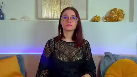 Snapshot of victoriaardern chatting on October 20, 6:25 am Victoria online show from October 20, 6:25 am