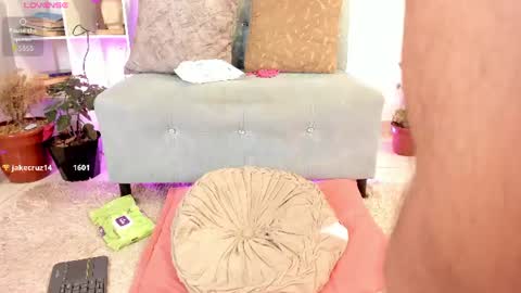 Victoria online show from July 25, 1:47 am