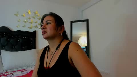 Snapshot of victoriacg chatting on April 23, 5:59 pm victoriacg online show from April 23, 5:59 pm