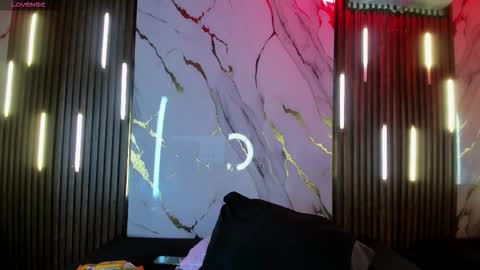 Victoria  online show from November 6, 8:32 pm