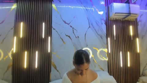 Victoria  online show from May 1, 8:02 pm