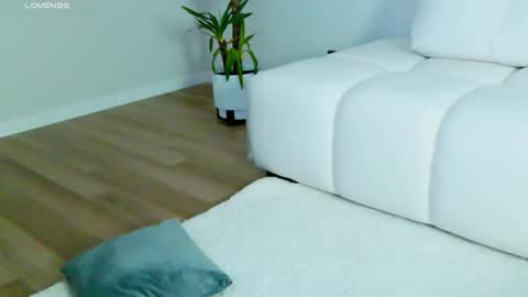 Snapshot of victoriafalls chatting on November 11, 2:33 am Miss V online show from November 11, 2:33 am