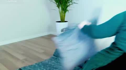 Snapshot of victoriafalls chatting on November 22, 5:39 am Miss V online show from November 22, 5:39 am