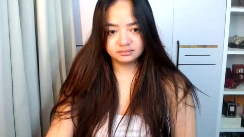 Victoria Harper online show from May 2, 5:23 am