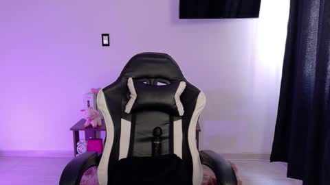 Kim 3 online show from October 26, 6:58 pm