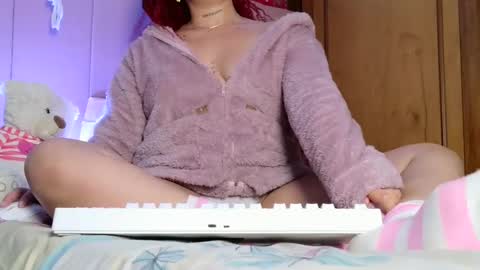 Snapshot of victoriajamesx chatting on September 19, 12:34 am Victoria online show from September 19, 12:34 am