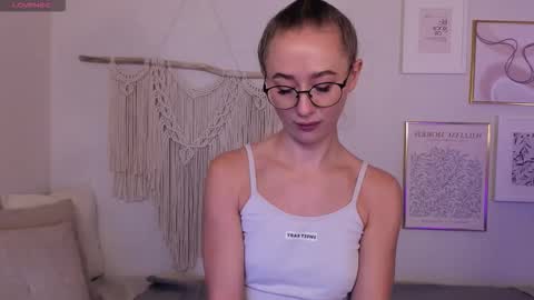 Snapshot of victorialight chatting on October 22, 5:52 am Victoria online show from October 22, 5:52 am