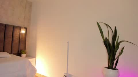 Snapshot of victoriaregia1 chatting on February 27, 11:31 am Maria Victoria online show from February 27, 11:31 am