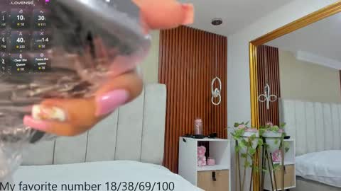 Snapshot of victoriaregia1 chatting on September 15, 11:21 am Maria Victoria online show from September 15, 11:21 am