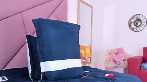 Snapshot of victoriaross1 chatting on January 10, 11:33 am VictoriaRoss online show from January 10, 11:33 am