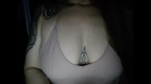 Snapshot of victoriaskyee chatting on May 4, 5:14 am victoriaskyee online show from May 4, 5:14 am