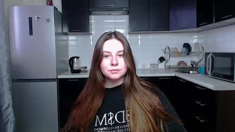 Snapshot of victoriassecrets_ chatting on December 3, 6:04 am victoriassecrets_ online show from December 3, 6:04 am