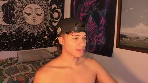 Snapshot of victorino_jhonson chatting on December 10, 3:01 pm Victorino Jhonson online show from December 10, 3:01 pm