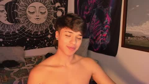 Snapshot of victorino_jhonson chatting on December 12, 6:21 pm Victorino Jhonson online show from December 12, 6:21 pm