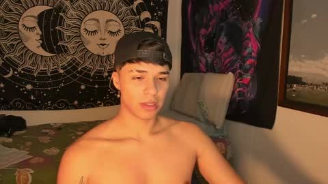 Snapshot of victorino_jhonson chatting on December 29, 8:15 pm Victorino Jhonson online show from December 29, 8:15 pm