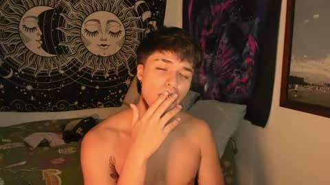 Snapshot of victorino_jhonson chatting on January 2, 8:35 pm Victorino Jhonson online show from January 2, 8:35 pm