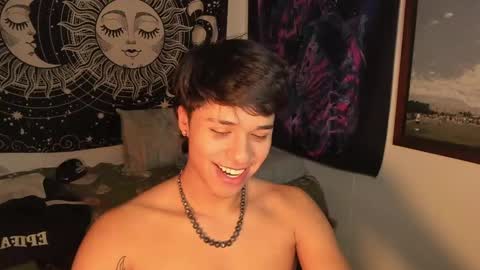 Snapshot of victorino_jhonson chatting on January 22, 11:32 pm Victorino Jhonson online show from January 22, 11:32 pm