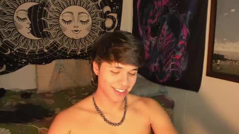 Snapshot of victorino_jhonson chatting on February 2, 3:21 am Victorino Jhonson online show from February 2, 3:21 am