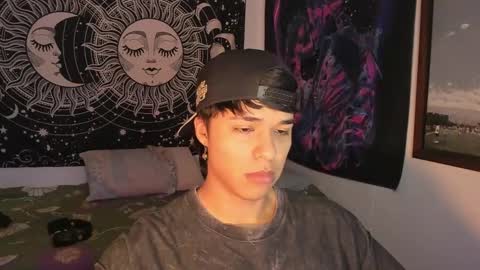 Snapshot of victorino_jhonson chatting on February 5, 5:31 pm Victorino Jhonson online show from February 5, 5:31 pm