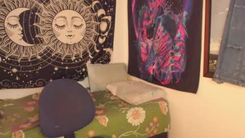 Snapshot of victorino_jhonson chatting on February 18, 8:03 pm Victorino Jhonson online show from February 18, 8:03 pm