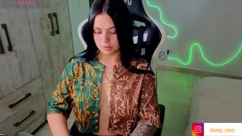 V  I C  T O R I A  online show from March 13, 11:00 pm