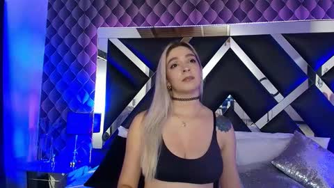 victtoria lee online show from November 27, 8:11 pm