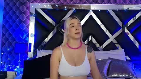 victtoria lee online show from March 10, 8:14 pm