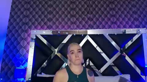 Snapshot of victtoria_lee chatting on July 2, 7:09 pm victtoria lee online show from July 2, 7:09 pm
