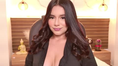 Snapshot of viictoria_joness chatting on June 6, 10:14 pm viictoria_joness online show from June 6, 10:14 pm