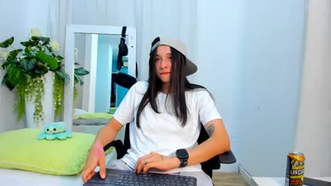 viictoriiasaenz online show from April 29, 5:33 am